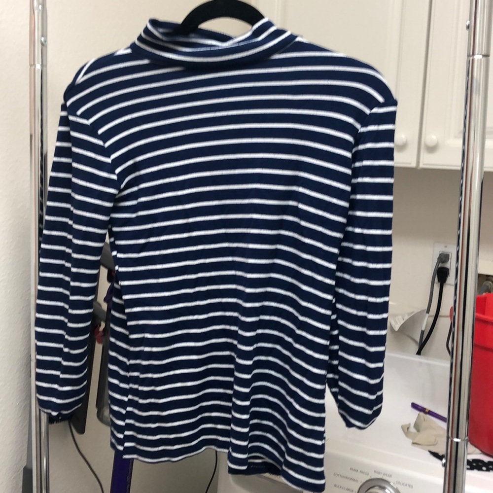 Cute long sleeve stripped shirt with open back